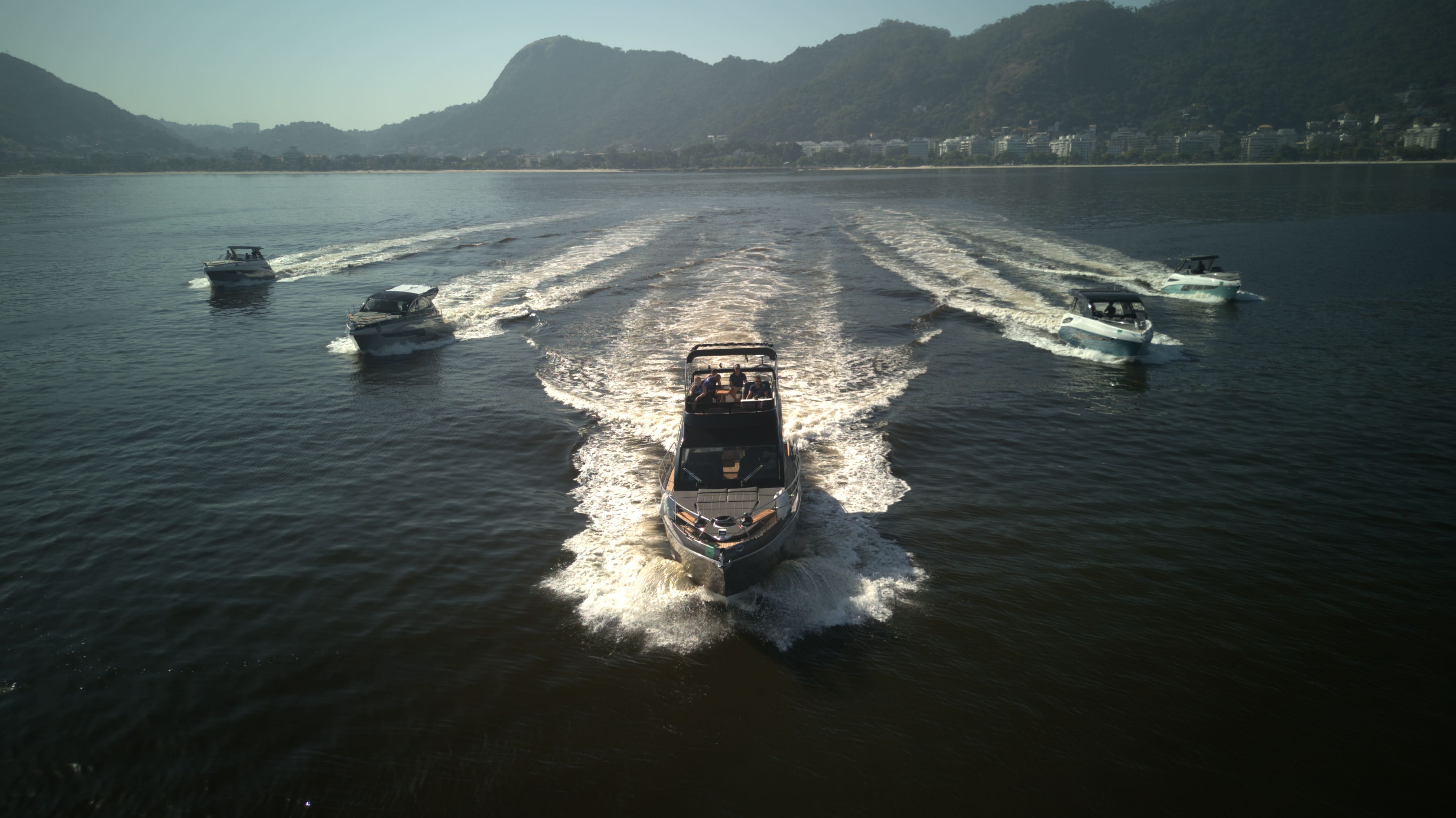 Três diferenciais de cada barco exposto da Solara Yachts no Rio Boat Show